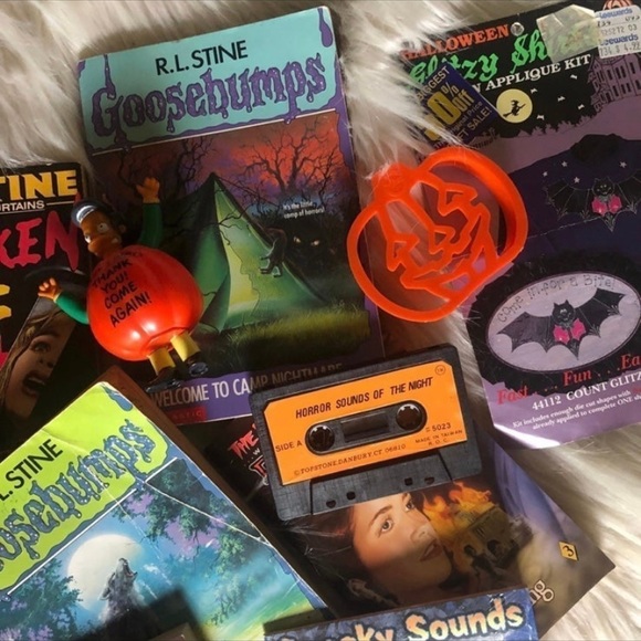 80s/90s Halloween Mystery Box - Picture 3 of 6